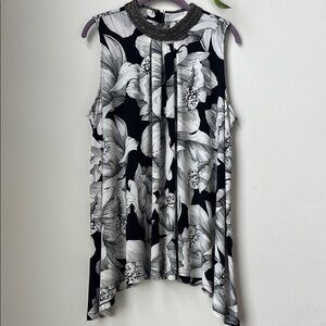 Alfani Woman Floral Sleeveless Top with Beaded Neckline in Black and White Sz 1X